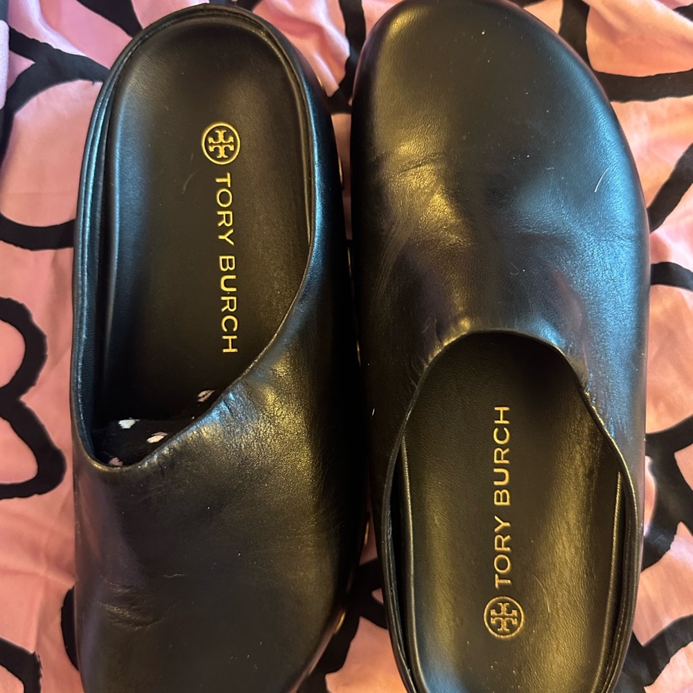 Tory Burch Coin Mule Calf Leather Black I don’t have the box but never been worn